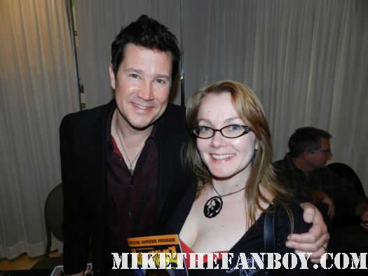 fright night star william ragsdale aka charlie brewster posing for a fan photo with annette slomka at monsterpalooza 2012