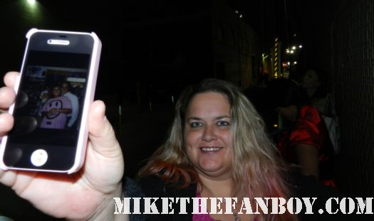 pinky from mike the fanboy showing off her so called celebrity photos while waiting for sexy seann william scott