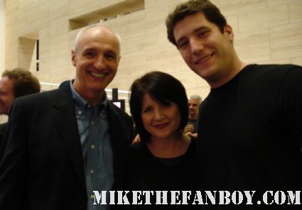 Mike the fanboy posing with family ties stars michael gross and tina yothers rare signed autograph