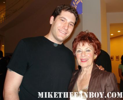 mike the fanboy posing with happy days star marion ross at the gary david goldberg tribute at the paley center