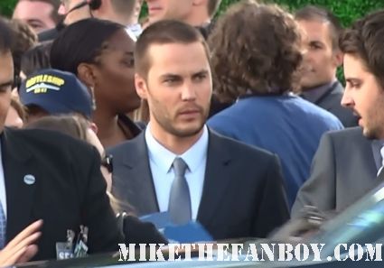 taylor kitsch arriving to the los angeles premiere of battleship looking hot and sexy