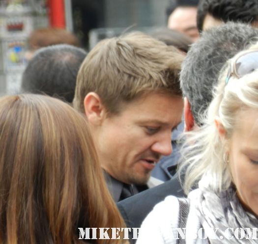 jeremy renner arriving to scarlett johansson's walk of fame star ceremony in hollywood hot sexy rare promo hawkeye black widow