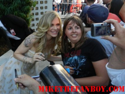 Kristin Bauer signing autographs for fans at the true blood season 5 world movie premiere rare promo