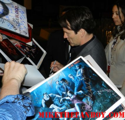 stephen moyer signing autographs at the true blood season 5 world premiere at the arclight hollywood rare promo bill compton hot sexy vampire rare