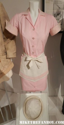 linda lavin alice rare prop costume waitress paley center out of the box warner bros display