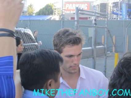 alex pettyfer signing autographs for fans at jimmy kimmel live sexy hot rare magic mike star sexy