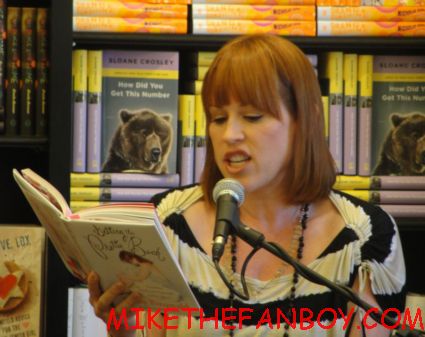 molly ringwald at her booksigning for getting the pretty back at book soup rare promo 16 candles star