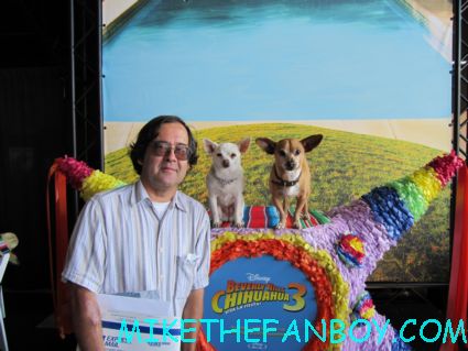OTG John from Mike The Fanboy with Chloe and pappie from Beverly hills Chicawawa at the Pet Expo 2012