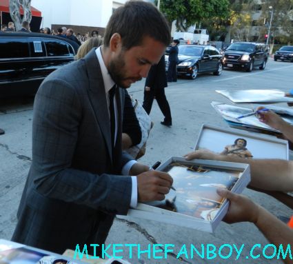 sexy Taylor Kitsch signing autographs at the savages world movie premiere john carter covenant battleship rare sexy friday night lights star