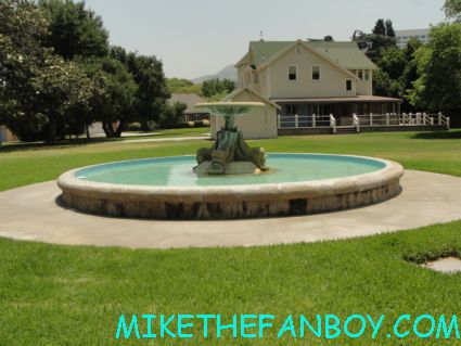 the friends fountain from the Warner Bros ranch the old columbia ranch in burbank rare friends opening title still photo rare