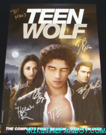 teen wolf cast signed autograph poster mini rare hot sexy the hot and sexy cast of teen wolf signing autographs at the fox booth during san diego comic con 2012 sdcc rare promo hot chest tyler posey