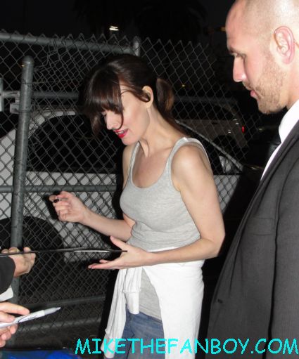 rosemarie DeWitt signing autographs for fans after a talk show taping the united states of tara rare promo hot sexy my sister's sister Rosemarie DeWitt signed autograph rare promo photo the united states of tara hot sexy promo photo