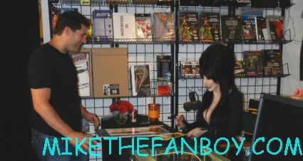 mike the fanboy talking to and meeting Elvira mistress of the dark at golden apple comics at her fan autograph signing rare promo hot sexy 