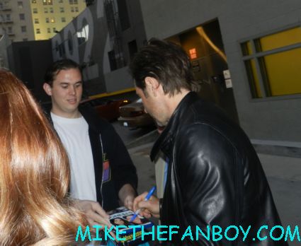 david duchovny signing autographs for fans outside a talk show taping rare promo x files mulder signature