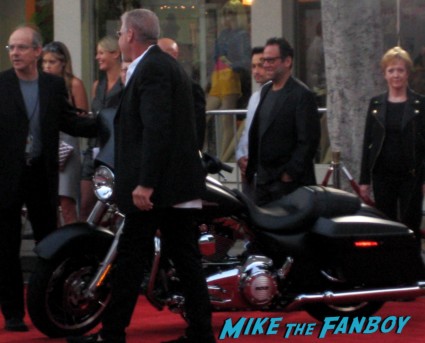 ron perlman signs autographs for fans at the sons of anarchy world premiere in westwood rare promo