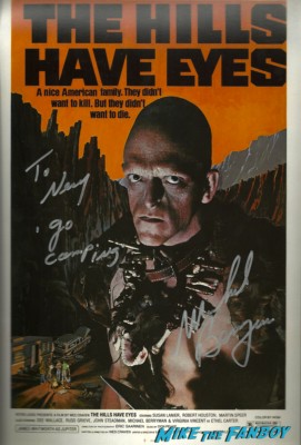 the hills have eyes signed autograph dvd Michael Berryman signing autographs for fans at dark delicacies at the jeepers creepers blu ray dvd signing below zero the hills have eyes