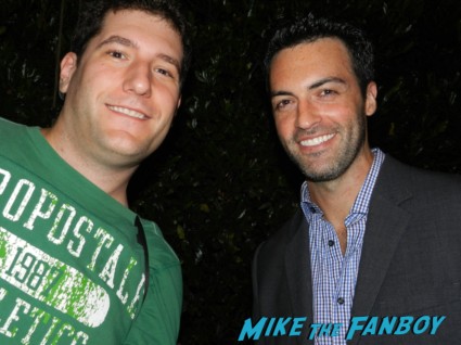 Reid Scott posing for a photo with mike the fanboy at an Emmy party 2012 the big c rare promo hot sexy doctor