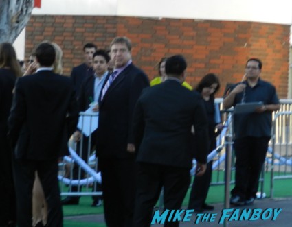 john goodman signing autographs at the trouble with the curve movie premiere red carpet Trouble With The Curve Movie Premiere! Meeting Sexyback Singer Justin Timberlake! With Amy Adams! Clint Eastwood! John Goodman! Matthew Lillard! Autographs! Photos! And More!