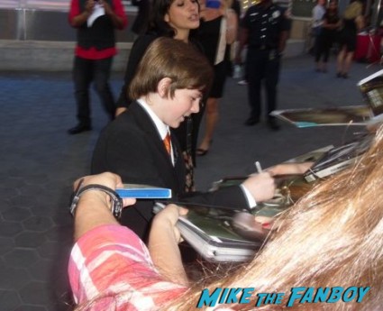 Chandler riggs signing autographs for fans at the walking dead season 3 premiere at universal citywalk andrew lincoln rare promo hot