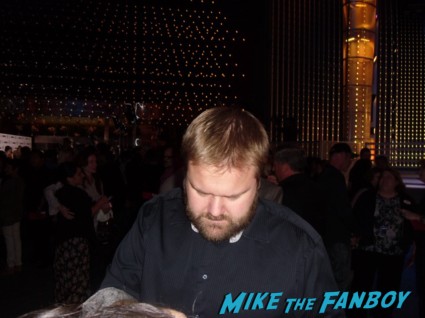 Robert Kirkman signing autographs for fans at the walking dead season 3 premiere at universal citywalk andrew lincoln rare promo hot
