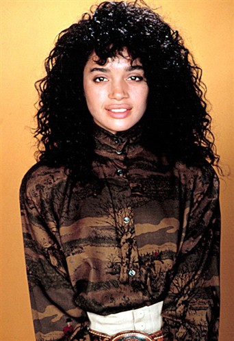 lisa bonet rare the cosby show a different world promo press still hot sexy actress the cosby show cast photo season 1 denise huxtable lisa bonet rare promo a different world spin off hot billy cosby