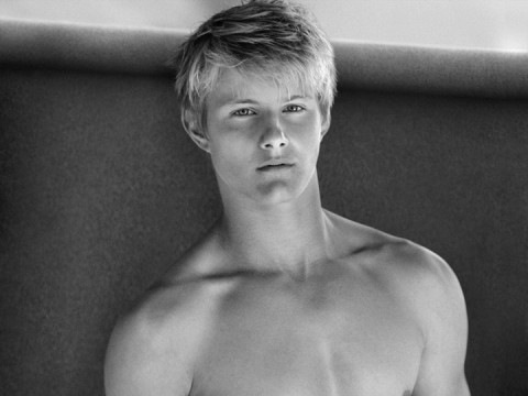 alexander ludwig hot sexy wet shirtless armpit naked photo shoot hunger games cato sexy blonde frat boy muscle pecs abs seeker dark is rising