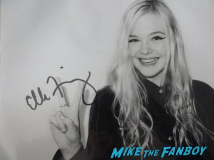 elle fanning signed autograph photo Elle Fanning signing autographs for fans we bought a zoo sexy star rare promo super 8 fanning sisters
