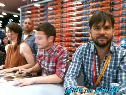 elijah wood and the cast of wilfred signing autographs at comic con 2012 sdcc rare promo Jason gann