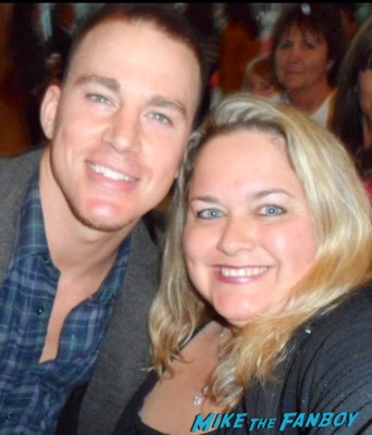Channing Tatum how sexy people's sexiest man alive posing for a fan photo with pinky hot sexy magic mike star