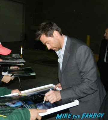 Sexy hugh jackman signing autographs for fans rare promo wolverine x men star real steel hot sexy photo shoot rare promo 