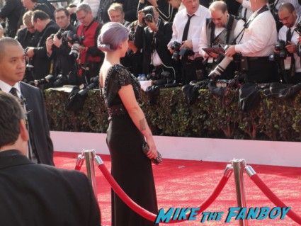 kelly osbourne on the red carpet at the 2013 sag awards rare promo extra e entertainment television