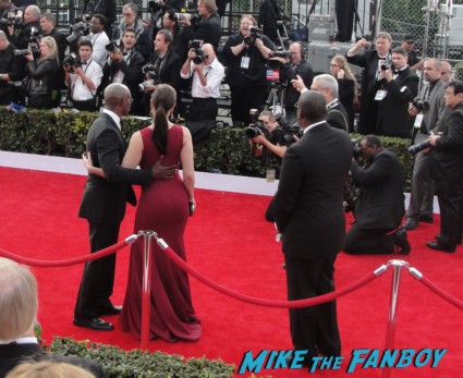 idina menzel on the red carpet of the 2013 sag awards red carpet rare promo hot sexy wicked glee star