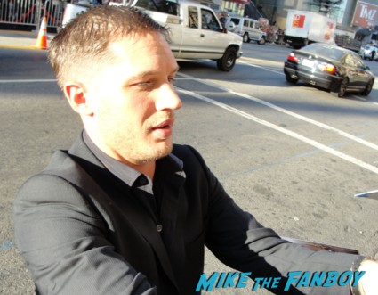 tom hardy signing autographs at the inception movie poster at te inception movie premiere with tom hardy leonardo dicaprio ellen page joseph gordon levitt rare promo red carpet promo