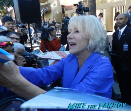 helen mirren signing autographs for fans at her walk of fame star ceremony signed autograph rare promo hollywood signing autograph walk of fame star ceremony 001
