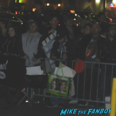 fans waiting at the barricade for no doubt signing autographs at jimmy kimmel live 001