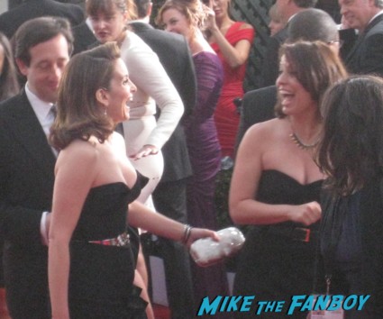 tina fey laughing at fans for asking for an autograph at the sag awards red carpet rare anne hathaway waving to fans at the sag awards red carpet 19th annual rare sexy morena baccarin on the 19th annual sag awards red carpet with hugh jackman ben affleck jennifer garner rare promo hot