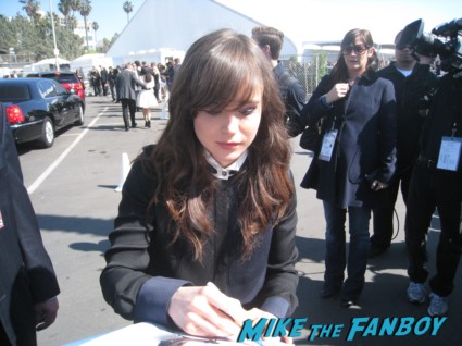 ellen page signing autographs for fans at the spirit awards 2013 rare rushmore signed autograph rare promo