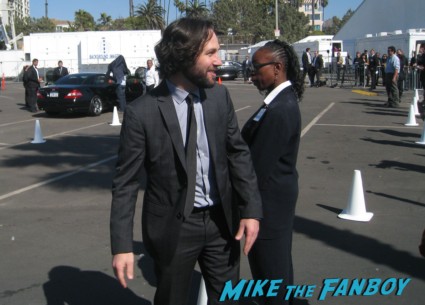 paul rudd signing autographs for fans at the spirit awards 2013 rare rushmore signed autograph rare promo
