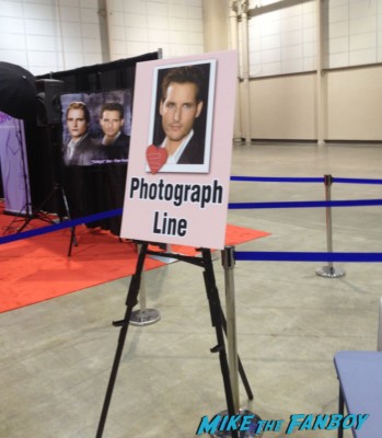 peter facinelli signing autographs for fans at the Nevada Women’s Expo for charity