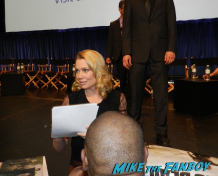 laurie holden signing autographs at the walking dead paleyfest 2013 panel signing autographs norman 058