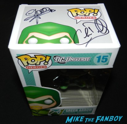 pop toys green arrow figure signed autograph stephen amell rare wondercon 2013 cosplay costumes convention floor rare 063
