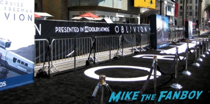 Oblivion Movie Premiere red carpet promo! Tom Cruise! Morgan Freeman! Joseph Kosinski! Coolness! 