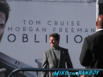 Oblivion Movie Premiere red carpet tom cruise prop ship Photo Gallery Preview! Tom Cruise! Morgan Freeman! Autographs! Photos! And More!