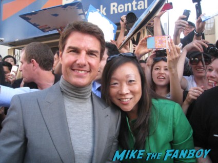 tom cruise signing autographs at Oblivion Movie Premiere red carpet tom cruise prop ship Photo Gallery Preview! Tom Cruise! Morgan Freeman! Autographs! Photos! And More!