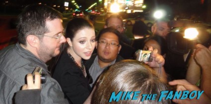 Michelle Trachtenberg signing autographs for fans hot sexy dawn summers buffy the vampire slayer