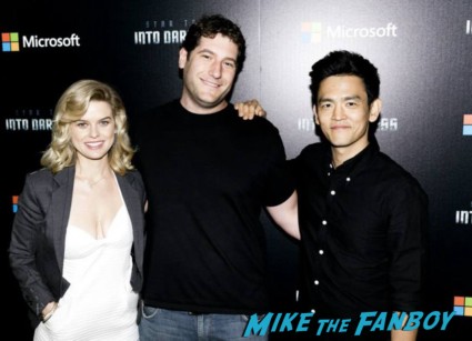 John cho and alice eve signing autographs for fans star trek into darkness photo rare hot 