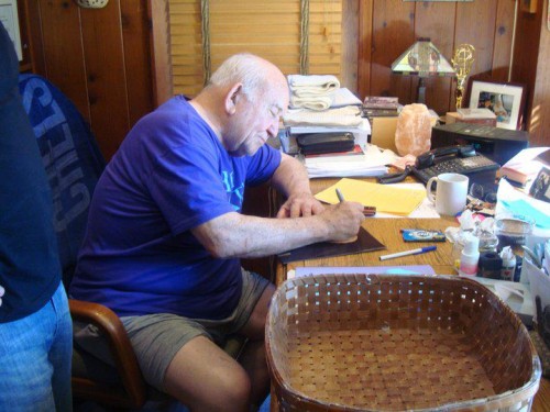 Ed Asner signing autographs for fans fanmail address