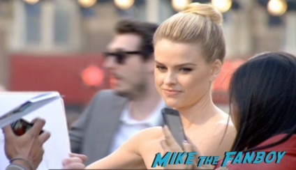 alice eve signing autographs Star Trek into darkness london movie premiere chris pine zachary quinto hot sexy photos