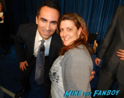 nestor carbonell signing autographs at bates motel cast q and a paley center Vera Farmiga! Freddie Highmore! Max Thieriot! Nester Carbonell! Nicola Peltz! Autographs! Photos! And More! vera farmiga freddie highm 011