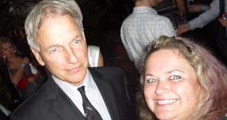 Mark Harmon signing autographs for fans rare photo flop rare